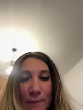 Snapshot of babyyboomm chatting on 02/04/25, 11:06 babyyboomm online show from 02/04/25, 11:06