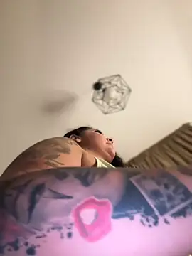 Snapshot of babyyboomm chatting on 09/21/25, 08:32 babyyboomm online show from 09/21/25, 08:32