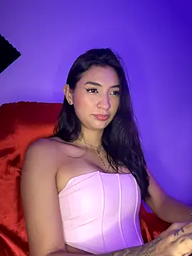 Snapshot of _Aura- chatting on 09/28/25, 02:28 Aura- online show from 09/28/25, 02:28