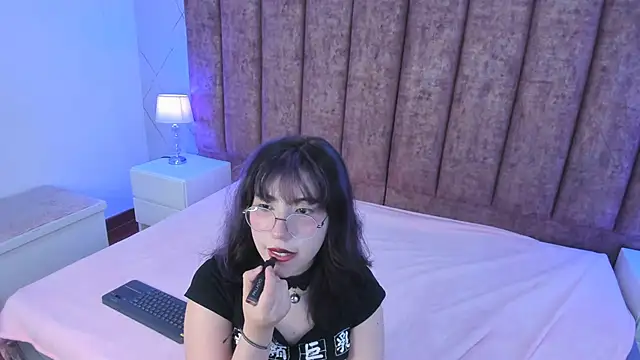 Snapshot of Purplee_Baby chatting on 01/02/25, 10:44 Purplee Baby online show from 01/02/25, 10:44