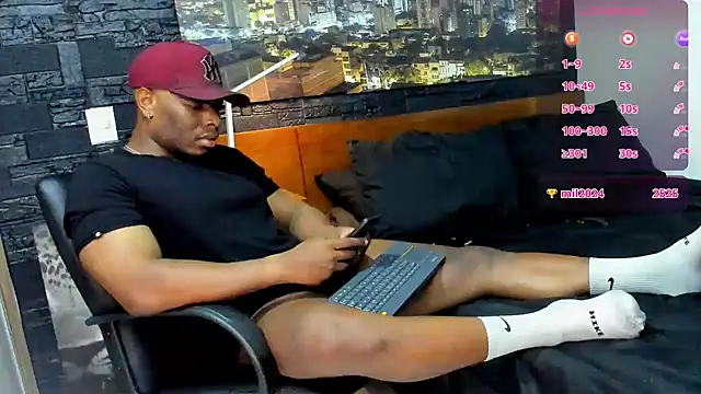 Snapshot of thomas_santtos1 chatting on 01/31/25, 02:37 thomas santtos1 online show from 01/31/25, 02:37