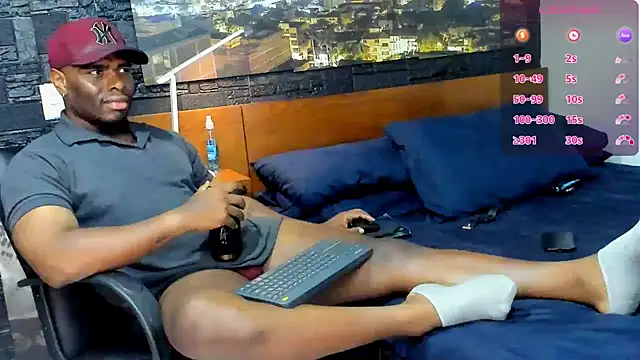 Snapshot of thomas_santtos1 chatting on 02/13/25, 11:26 thomas santtos1 online show from 02/13/25, 11:26
