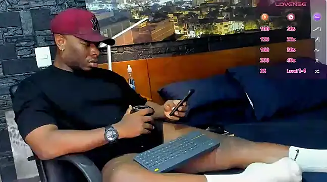 Snapshot of thomas_santtos1 chatting on 02/18/25, 08:03 thomas santtos1 online show from 02/18/25, 08:03