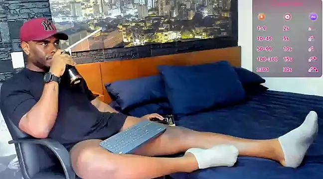 Snapshot of thomas_santtos1 chatting on 02/23/25, 01:21 thomas santtos1 online show from 02/23/25, 01:21