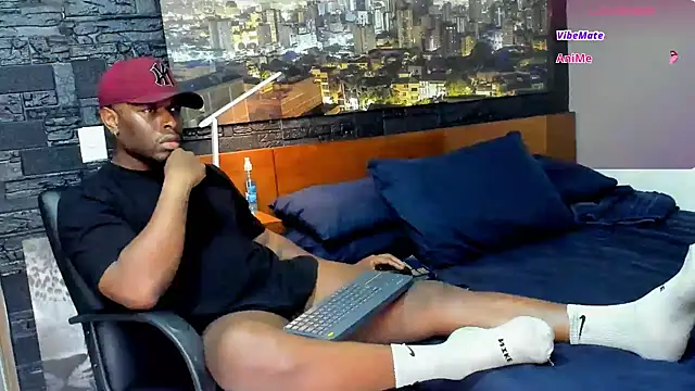 Snapshot of thomas_santtos1 chatting on 03/05/25, 08:10 thomas santtos1 online show from 03/05/25, 08:10