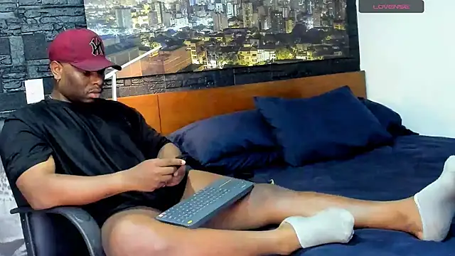 Snapshot of thomas_santtos1 chatting on 03/19/25, 09:58 thomas santtos1 online show from 03/19/25, 09:58