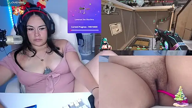 Snapshot of Sunny_Gamer7 chatting on 12/13/24, 08:30 Sunny Gamer7 online show from 12/13/24, 08:30