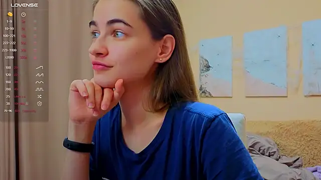 AstoriyaNight online show from 11/18/25, 04:11