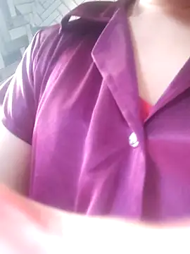Snapshot of Aaradhya chatting on 06/27/26, 12:59 Aaradhya online show from 06/27/26, 12:59