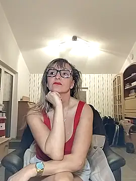 Snapshot of Tinuus chatting on 11/09/25, 09:57 Tinuus online show from 11/09/25, 09:57