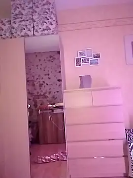 Snapshot of Tinuus chatting on 11/27/25, 02:24 Tinuus online show from 11/27/25, 02:24