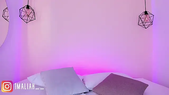 Dasha-b online show from 09/26/25, 07:51