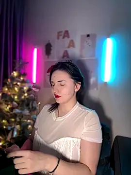 HoneySweetBee online show from 12/19/25, 04:36