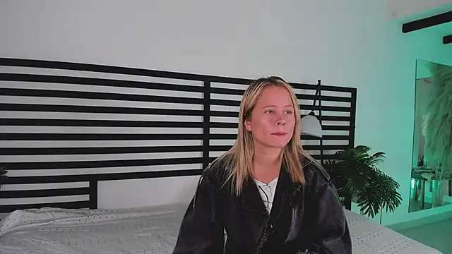 Snapshot of stefanny_ruiz_ chatting on 01/21/25, 12:29 stefanny ruiz online show from 01/21/25, 12:29