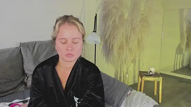 Snapshot of stefanny_ruiz_ chatting on 02/24/25, 03:53 stefanny ruiz online show from 02/24/25, 03:53