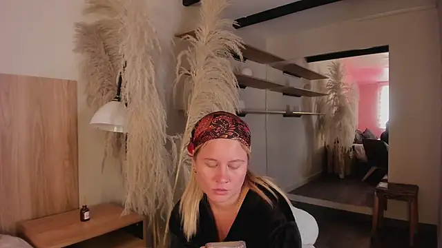 Snapshot of stefanny_ruiz_ chatting on 03/01/25, 04:33 stefanny ruiz online show from 03/01/25, 04:33