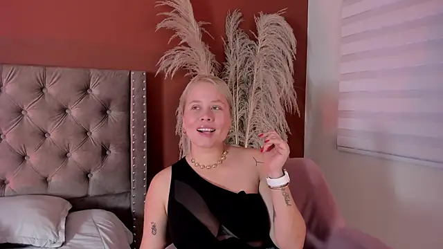 Snapshot of stefanny_ruiz_ chatting on 01/09/26, 12:41 stefanny ruiz online show from 01/09/26, 12:41