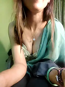 Snapshot of seductivegirl55 chatting on 04/29/26, 05:30 seductivegirl55 online show from 04/29/26, 05:30