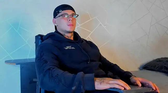 NoahhBrown online show from 01/18/25, 03:20