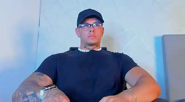 NoahhBrown online show from 01/28/25, 03:57