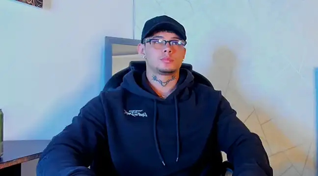 NoahhBrown online show from 02/16/25, 01:36