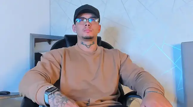 NoahhBrown online show from 02/21/25, 03:34