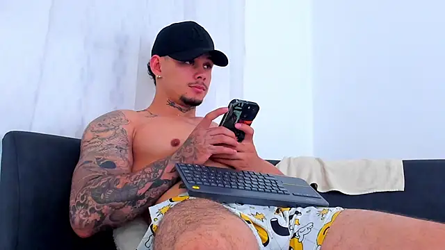 NoahhBrown online show from 11/07/25, 01:16