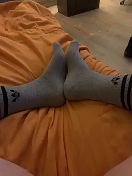 Snapshot of footsy35 chatting on 04/05/26, 03:47 footsy35 online show from 04/05/26, 03:47