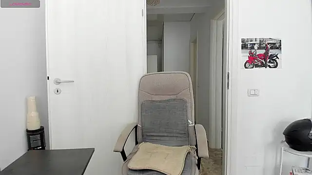 Snapshot of ZackFraser chatting on 07/01/26, 06:48 ZackFraser online show from 07/01/26, 06:48