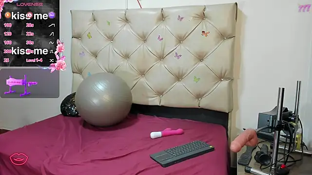 cleopatraa online show from 04/20/26, 08:10