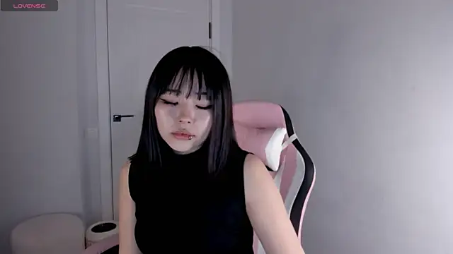 hee young11 online show from 11/29/25, 06:05