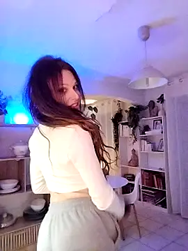 Snapshot of Luna_Kitanna chatting on 01/19/25, 03:08 Luna Kitanna online show from 01/19/25, 03:08