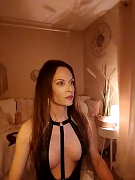 Luna Kitanna online show from 05/02/26, 06:13