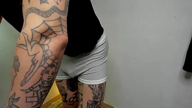 layneinchains online show from 11/14/25, 04:49