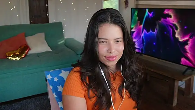 Snapshot of Kozzy_ chatting on 05/19/26, 10:27 Kozzy online show from 05/19/26, 10:27