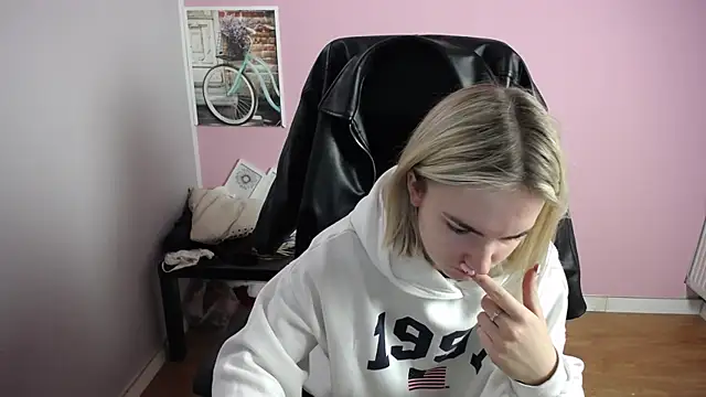 viktoria lovely online show from 03/17/26, 07:33