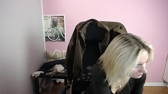 viktoria lovely online show from 04/15/26, 09:49