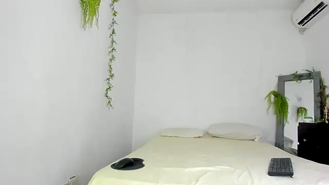 Alika01 online show from 09/29/25, 09:19