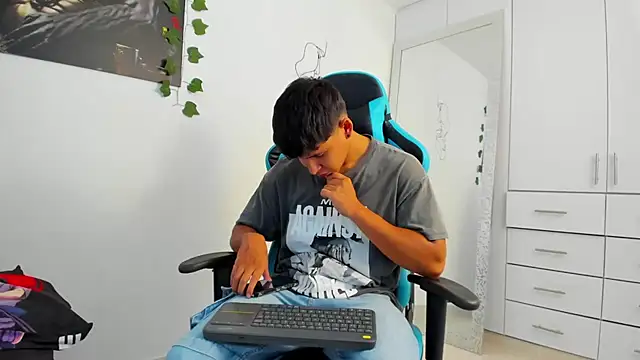 Bray Kevin online show from 12/14/24, 02:53