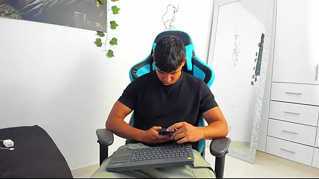 Bray Kevin online show from 03/22/25, 03:20