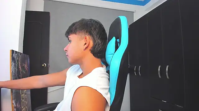 Bray Kevin online show from 11/08/25, 01:39