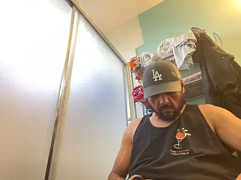 Snapshot of MrDickUdown24_7 chatting on 12/05/24, 05:28 MrDickUdown24 7 online show from 12/05/24, 05:28