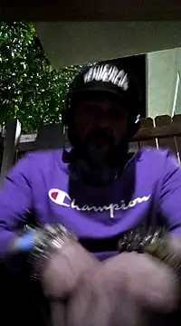 Snapshot of MrDickUdown24_7 chatting on 01/10/25, 07:14 MrDickUdown24 7 online show from 01/10/25, 07:14