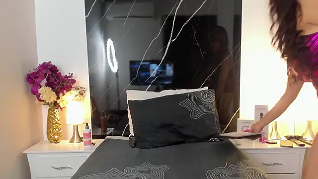 BellaaStarlix online show from 03/06/26, 08:05