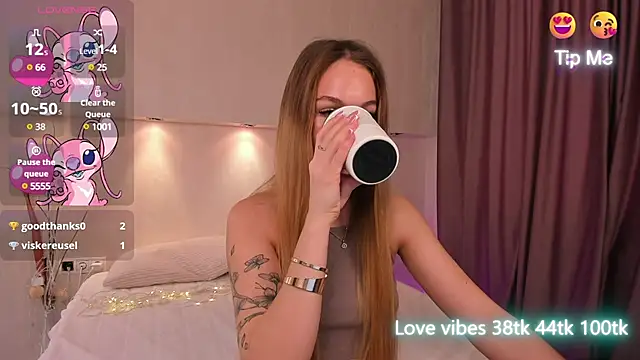 Snapshot of Tracy-Taylor chatting on 01/20/25, 06:42 Tracy-Taylor online show from 01/20/25, 06:42