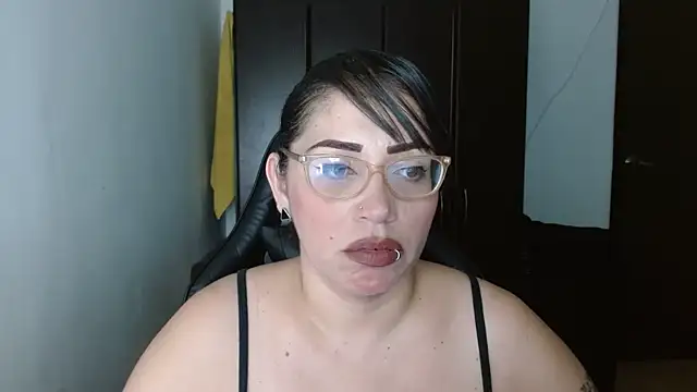 natashasmithe online show from 02/06/25, 09:17