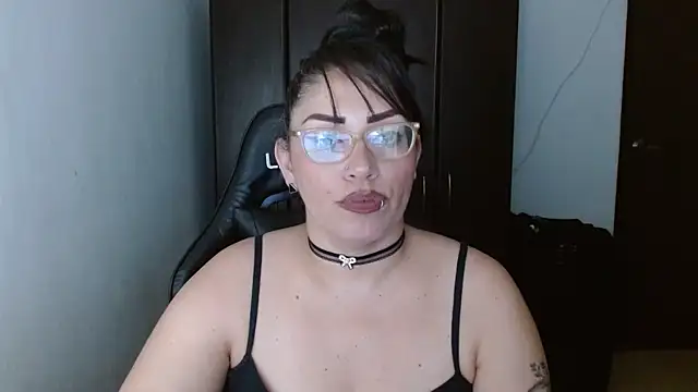 natashasmithe online show from 02/24/25, 04:16