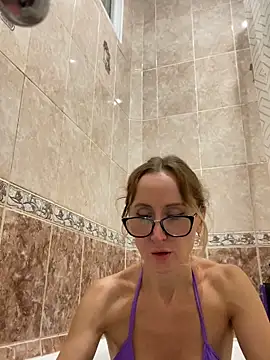 LauraDavis online show from 12/19/25, 06:15