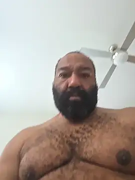 Bearhoney843 online show from 10/30/25, 04:41