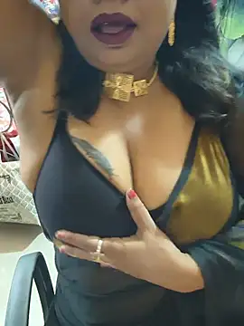 Snapshot of YR-SHIVANI chatting on 07/18/26, 01:32 YR-SHIVANI online show from 07/18/26, 01:32